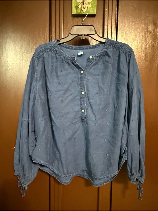 Old Navy Tops - Old Navy Indigo Button-Up Peasant Top